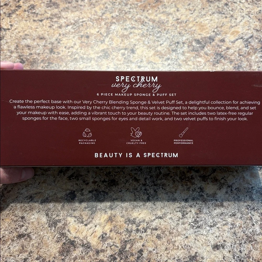 NEW! Spectrum makeup sponge & puff set